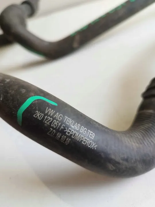 VW Audi Vesiputki OE 2K0122051F image 3