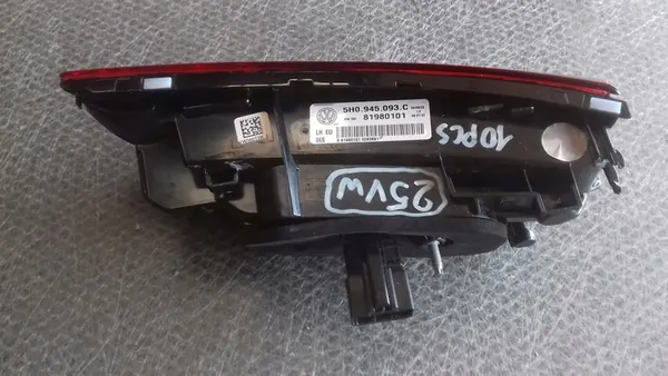 VW GOLF VIII Lámpara de Maletero Izquierda image 2