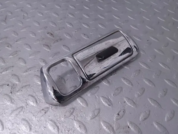 Bakre askfat höger sida OEM UB15706 för Rolls-Royce image 2