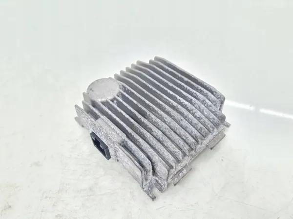 Porsche Taycan 9J1 2022 Vahvistin OEM 9J1035335J image 2