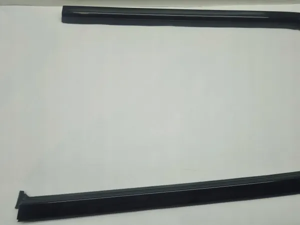 Chrysler Pacifica côté droit arrière OEM 68227296AD image 3