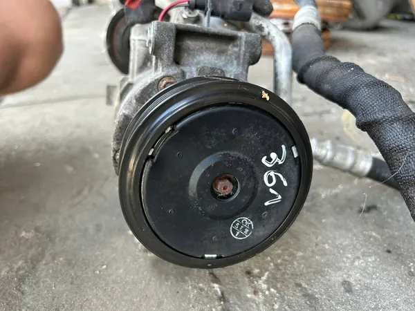 Compressore Aria Condizionata Audi A6 C6 2.7 3.0 TDI 4F0260805S image 3