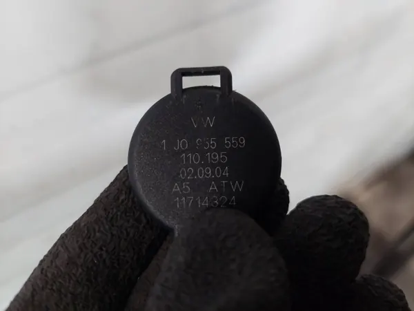 Käytetty Skoda OE etulasi OEM 1J0955559 image 3