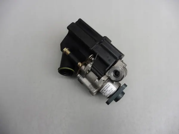 Porsche 997.314.020.00 servostyrpump - 100BAR image 2