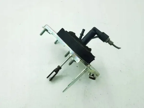 Mazda CX-7 2010 Ontkoppelcilinder OEM EH6441400 image 2