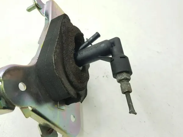Mazda CX-7 2010 Ontkoppelcilinder OEM EH6441400 image 3
