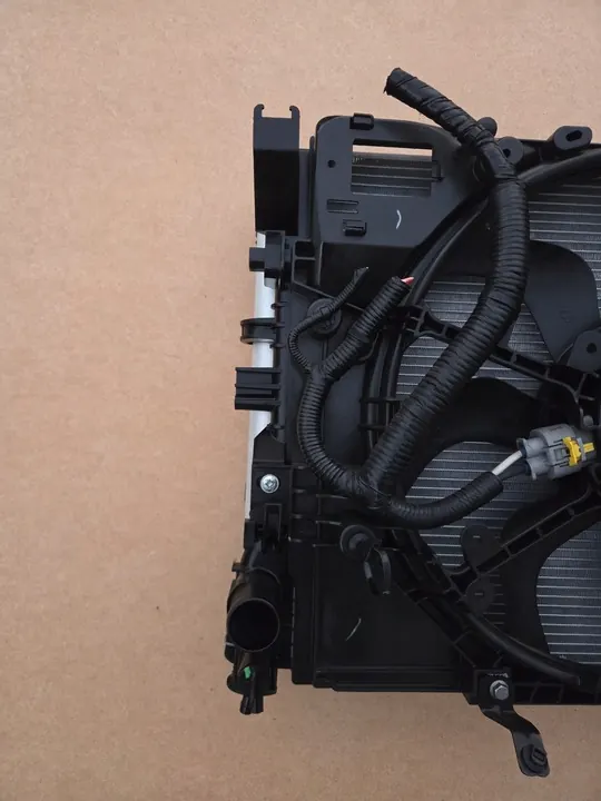 Conjunto de Ventiladores de Refrigeración Renault Arkana I Captur 2 1.6 E-TECH image 3