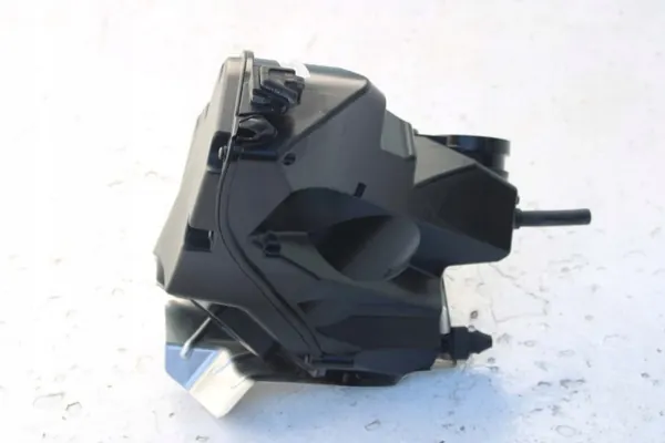 Audi Luftfilterhus OEM bt-cars-35154 Begagnad image 4