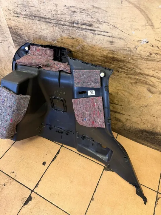 OEM 7627168P10 Bagageutrymmesfoder höger Suzuki Baleno II image 4