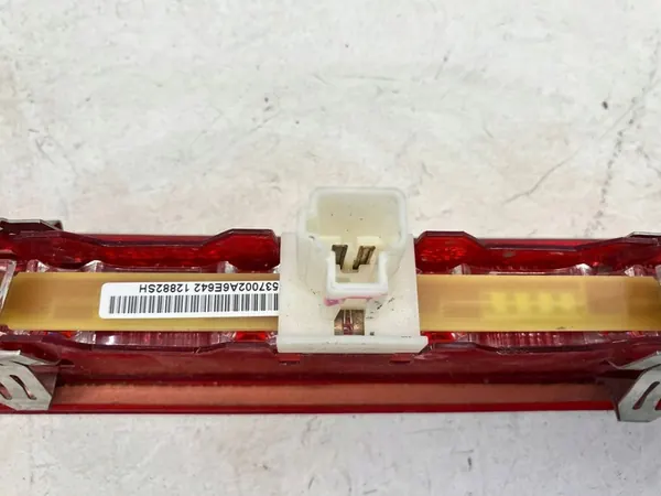 Luz de Freio Toyota Yaris 3 III 5D Lift 14-17 OEM 81570-0D151 image 7