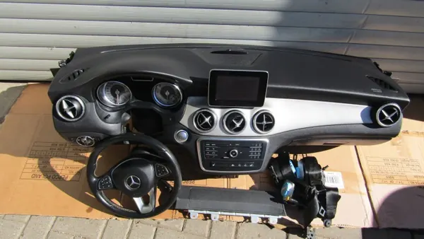 Painel Mercedes CLA W117 completo OEM image 2