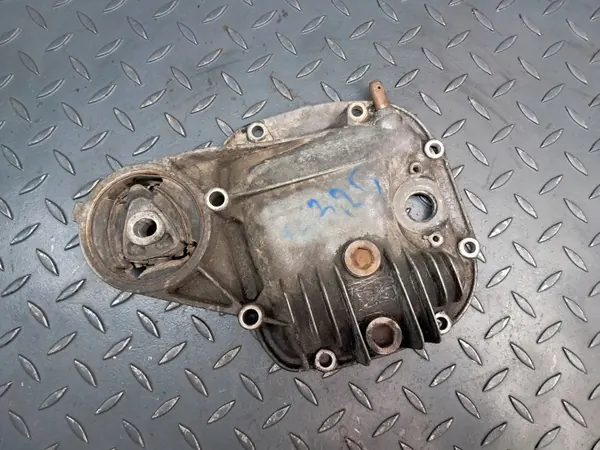 OEM 1 210 431 Taka-akselin tasauspyörästön kansi BMW E30 image 2