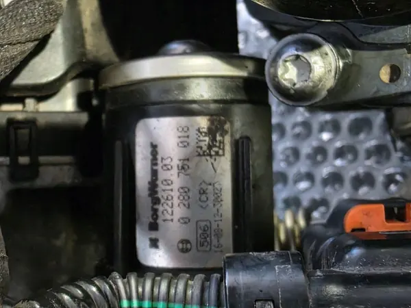 Válvula EGR OEM 9807593080 para Citroen Peugeot 2.0 HDI image 10