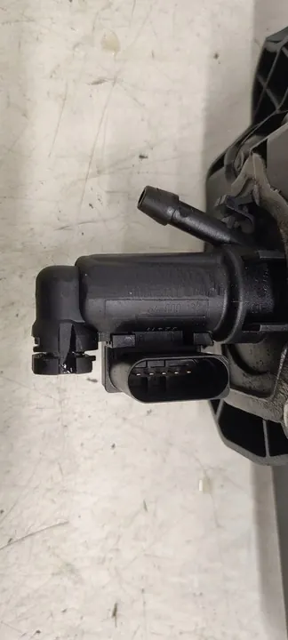 VW Passat B6 Kupplungspedalkabel image 6