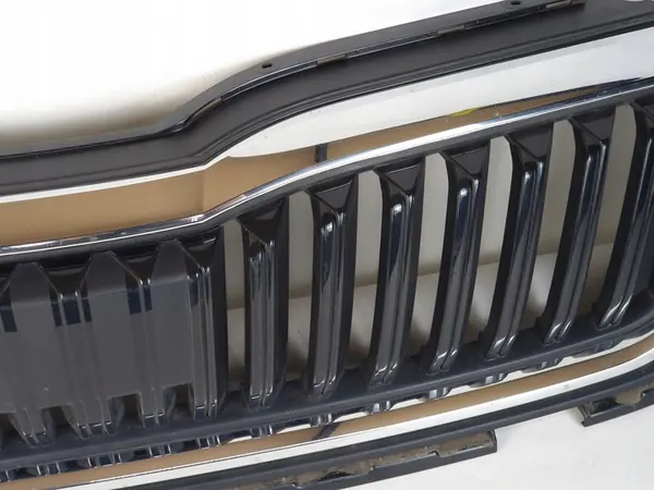 SKODA OCTAVIA IV 2020 Grill Radar Cover Original image 3