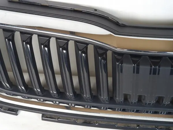 SKODA OCTAVIA IV 2020 Grill Radar Cover Original image 5