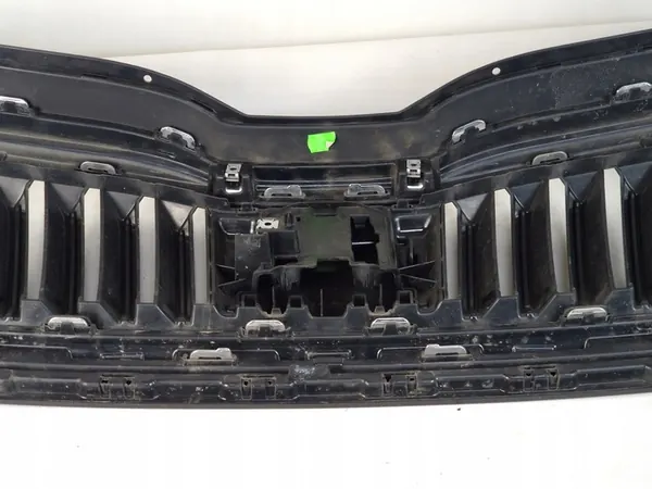 SKODA OCTAVIA IV 2020 Grill Radar Cover Original image 9