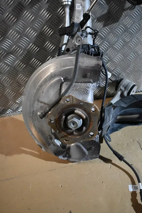 Oikea Etu Jousitus Porsche Panamera 971 image 2