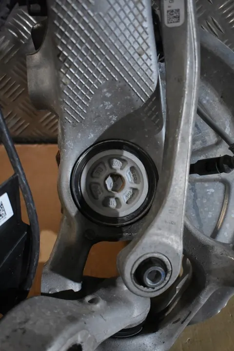 Oikea Etu Jousitus Porsche Panamera 971 image 9