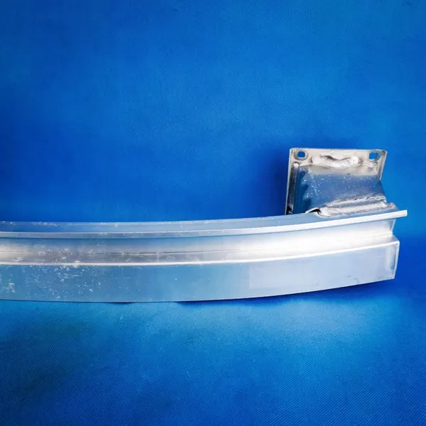 Takapuskurin tukirauta Audi A8 4H 4H0807309C image 2