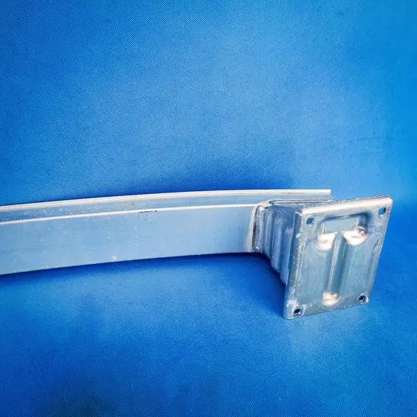 Takapuskurin tukirauta Audi A8 4H 4H0807309C image 5