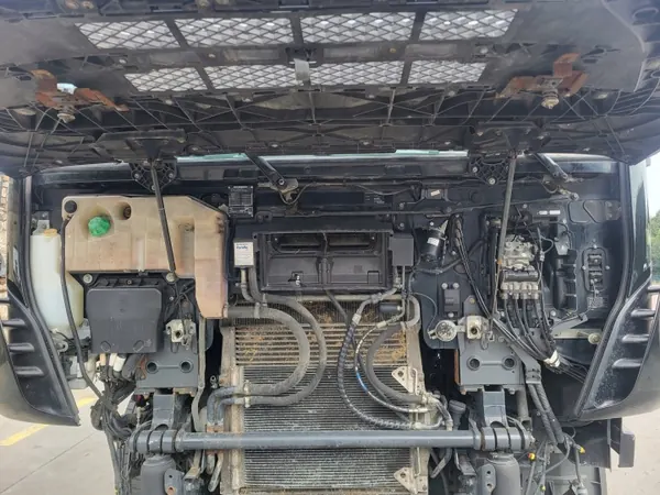 Iveco Stralis Hi-Way XP 2017 Täysi Leveä Ohjaamo Lift image 9