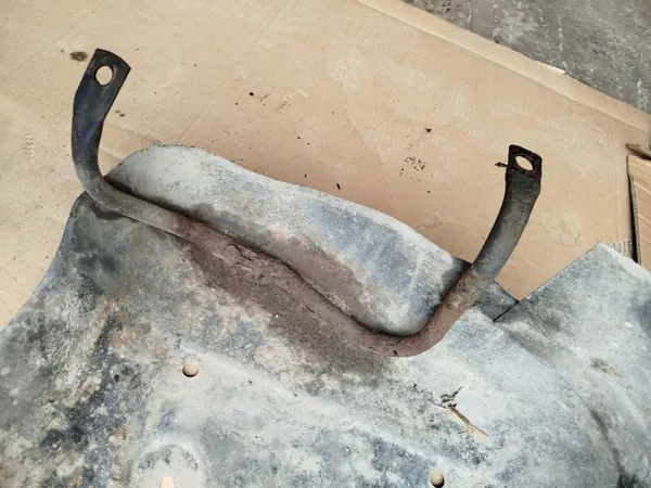 Escudo tanque Suzuki Grand Vitara I OEM image 3