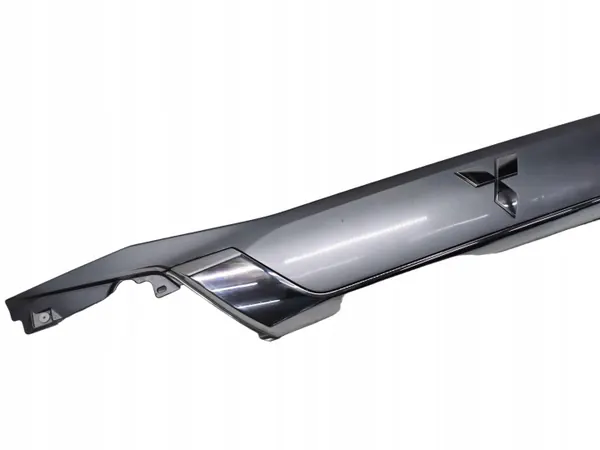 OEM BLENDA KLAPY TYŁ U17 Garniture Hayon Mitsubishi Outlander image 3