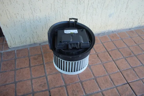 Bläserventil OEM 4PUH18456AF för Peugeot 407 2004-2008 image 2