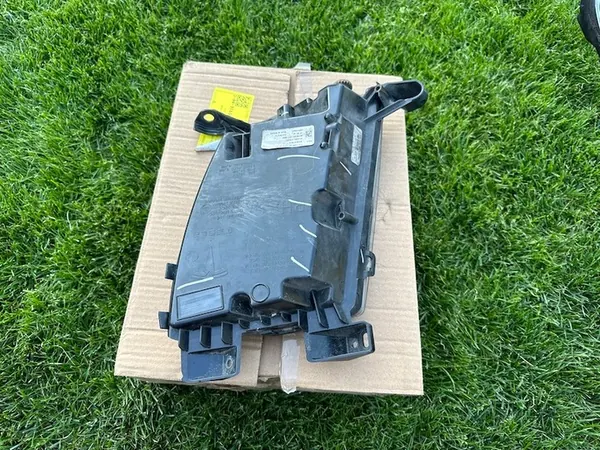 Farol Dianteiro Direito Halógeno Tesla Model S image 2