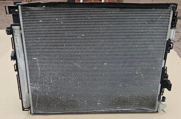 Mercedes GLE GLS Radiator Set A1675006201 image 2