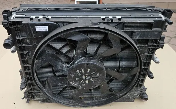 Mercedes GLE GLS Radiator Set A1675006201 image 8