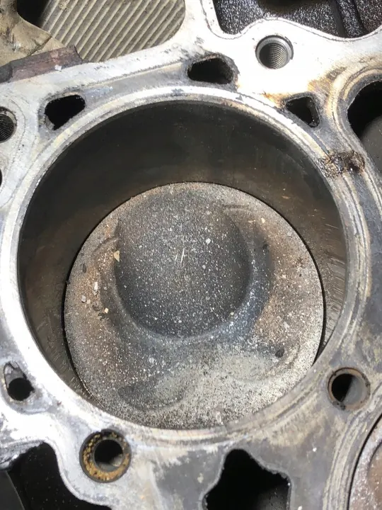 Bloco motor usado para VW Touareg II 2010 SUV image 10