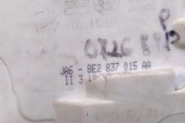 Vänster framdörrslås AUDI A6 2.0L diesel image 3