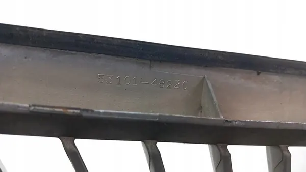 LEXUS RX400 MK2 Grille image 8