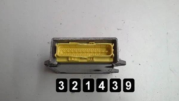 ECU VW Golf d'occasion OEM AM-321439 2004 image 3