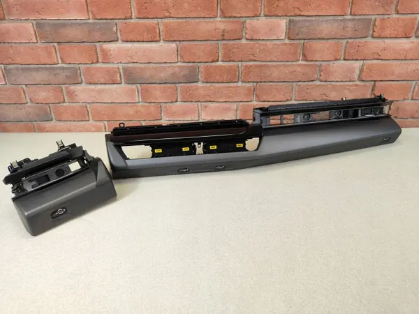 OEM 9640032 BMW G60/G61 Console Sierstrip - Donker Grafiet image 2