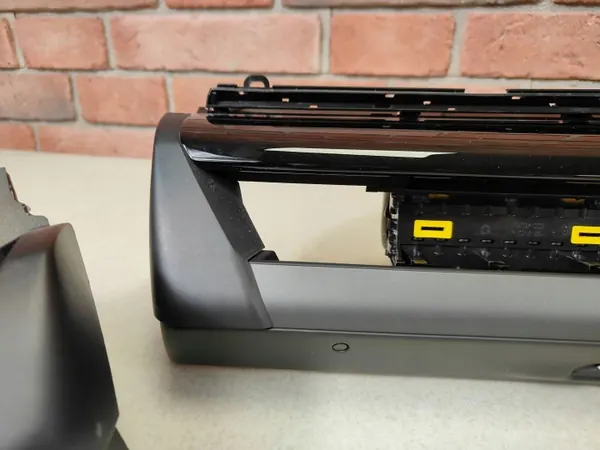 OEM 9640032 BMW G60/G61 Console Sierstrip - Donker Grafiet image 3