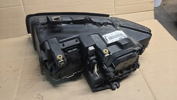 AUDI A4 B6 Faro Delantero Derecho Xenón 8E0941004S image 6