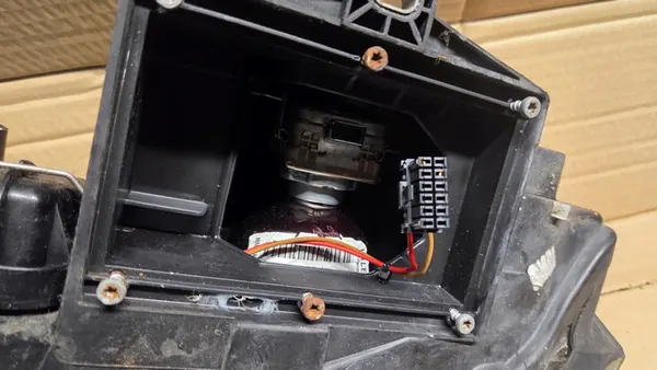 AUDI A4 B6 Faro Delantero Derecho Xenón 8E0941004S image 8