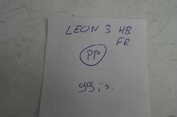 Oikea etupääntuki OEM Zagłówek prawy przedni przód Leon III FR LIFT image 5