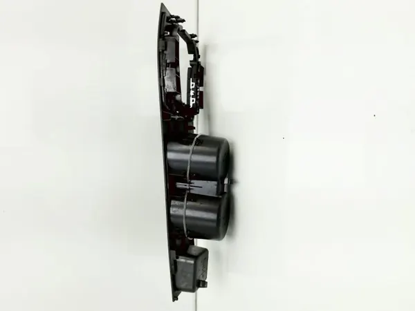 OEM 561862534 Getränkehalter für VW Passat B7 image 3