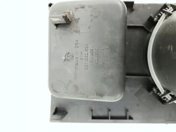 OEM 561862534 Getränkehalter für VW Passat B7 image 5
