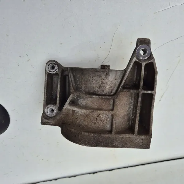 Soporte de motor Audi 2.6 V6 Coupe Cabrio image 4