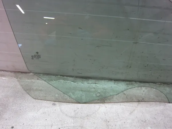 BMW 7 F01/F02 rechter voorportierglas OEM 51337182084 image 4