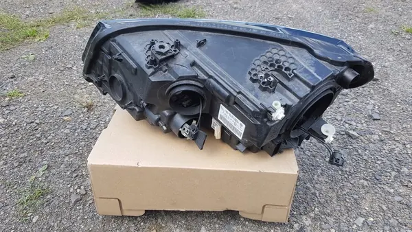 VW Caddy Lift Oikea Etuvalaisin 2K1941006B OEM image 4