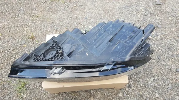 VW Caddy Lift Oikea Etuvalaisin 2K1941006B OEM image 9