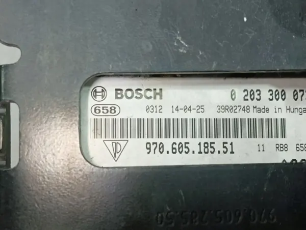 Porsche Distronic Radar OEM 97060518551 - Gebraucht image 4