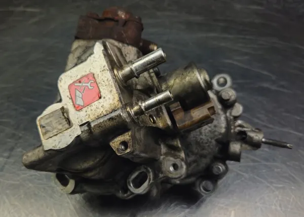 Pompe à carburant Ford Mondeo MK5 2.0 TDCI OEM 9674984480 image 4