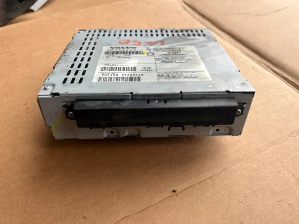 OEM 30732600-1 Radiovahvistin Volvo S40 II V50:lle image 2